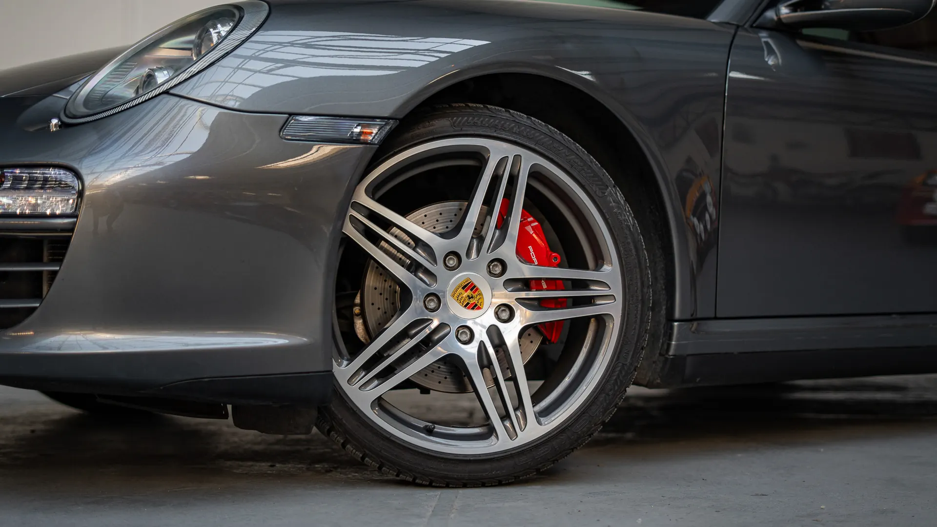 Porsche 911 — photo 36