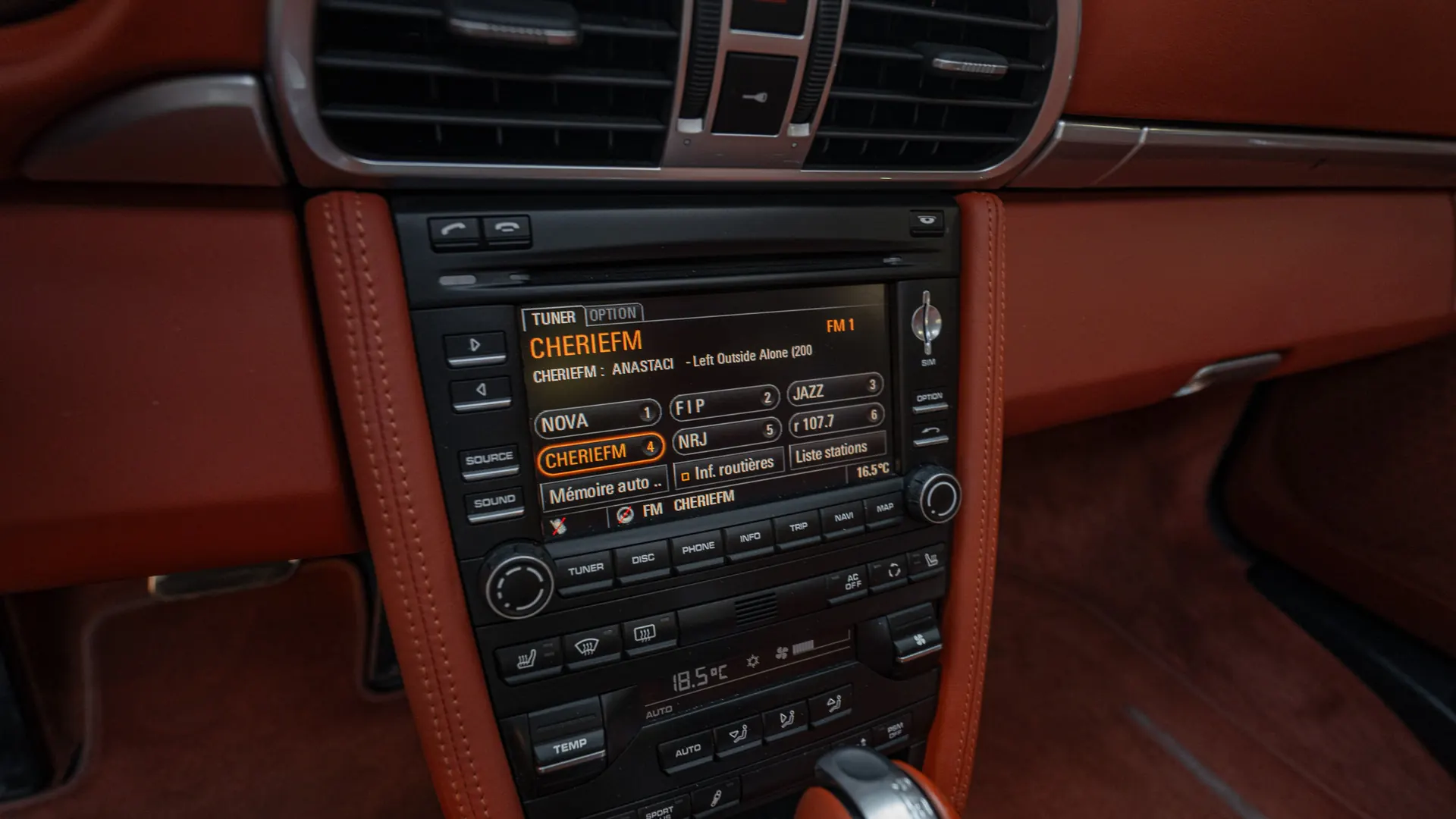Porsche 911 — photo 15
