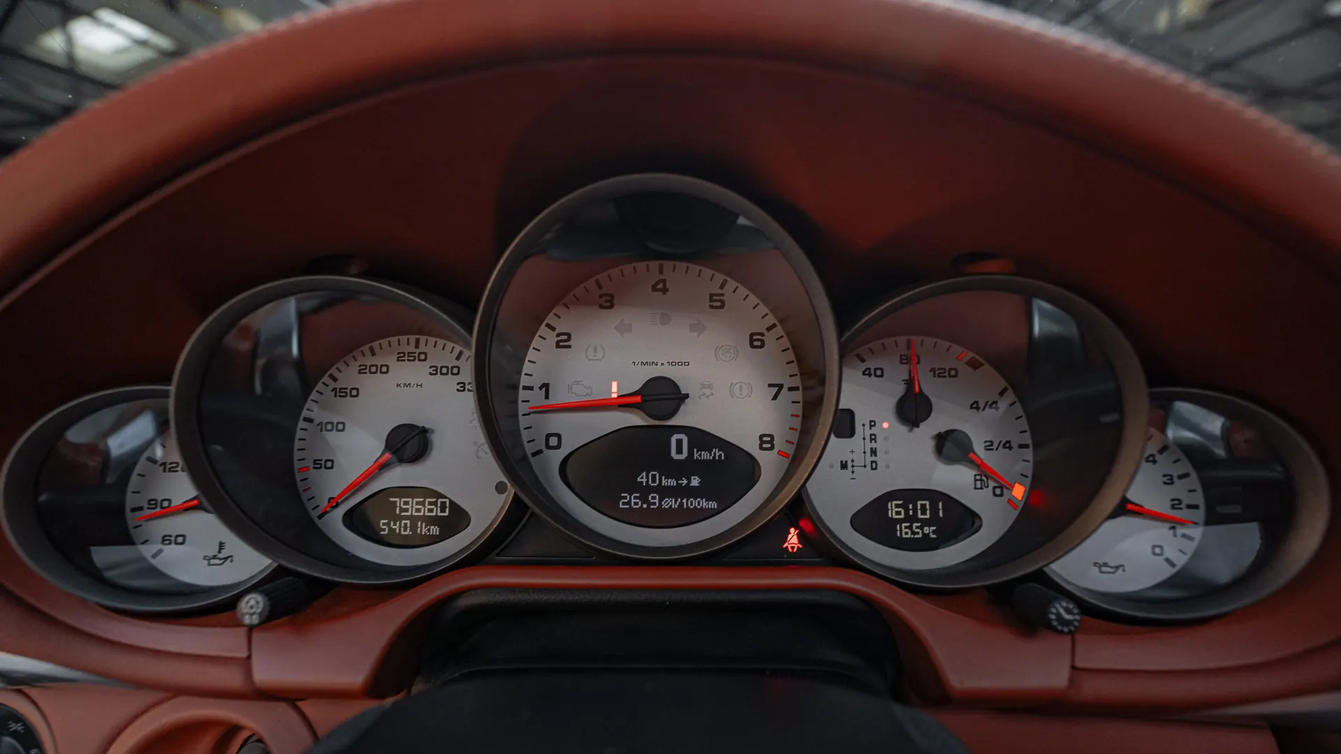 Porsche 911 — photo 13