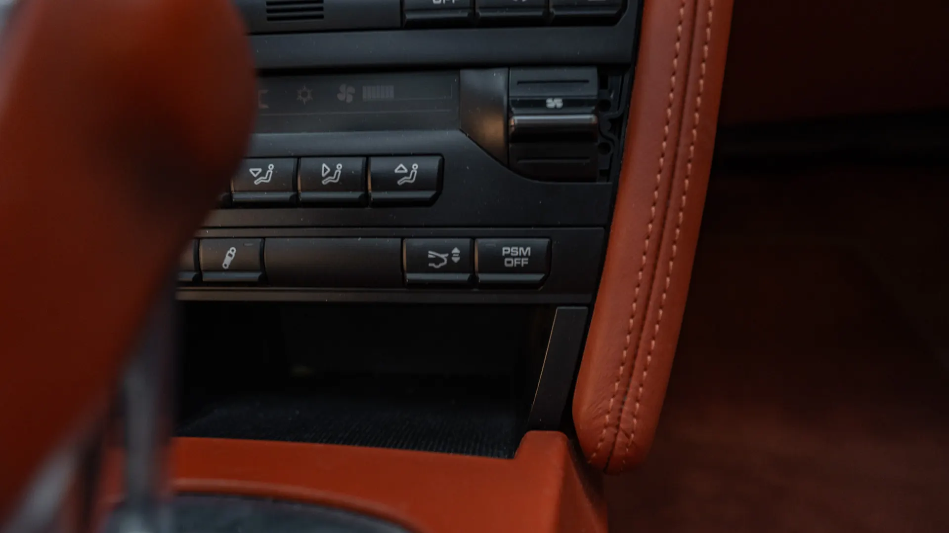 Porsche 911 — photo 18
