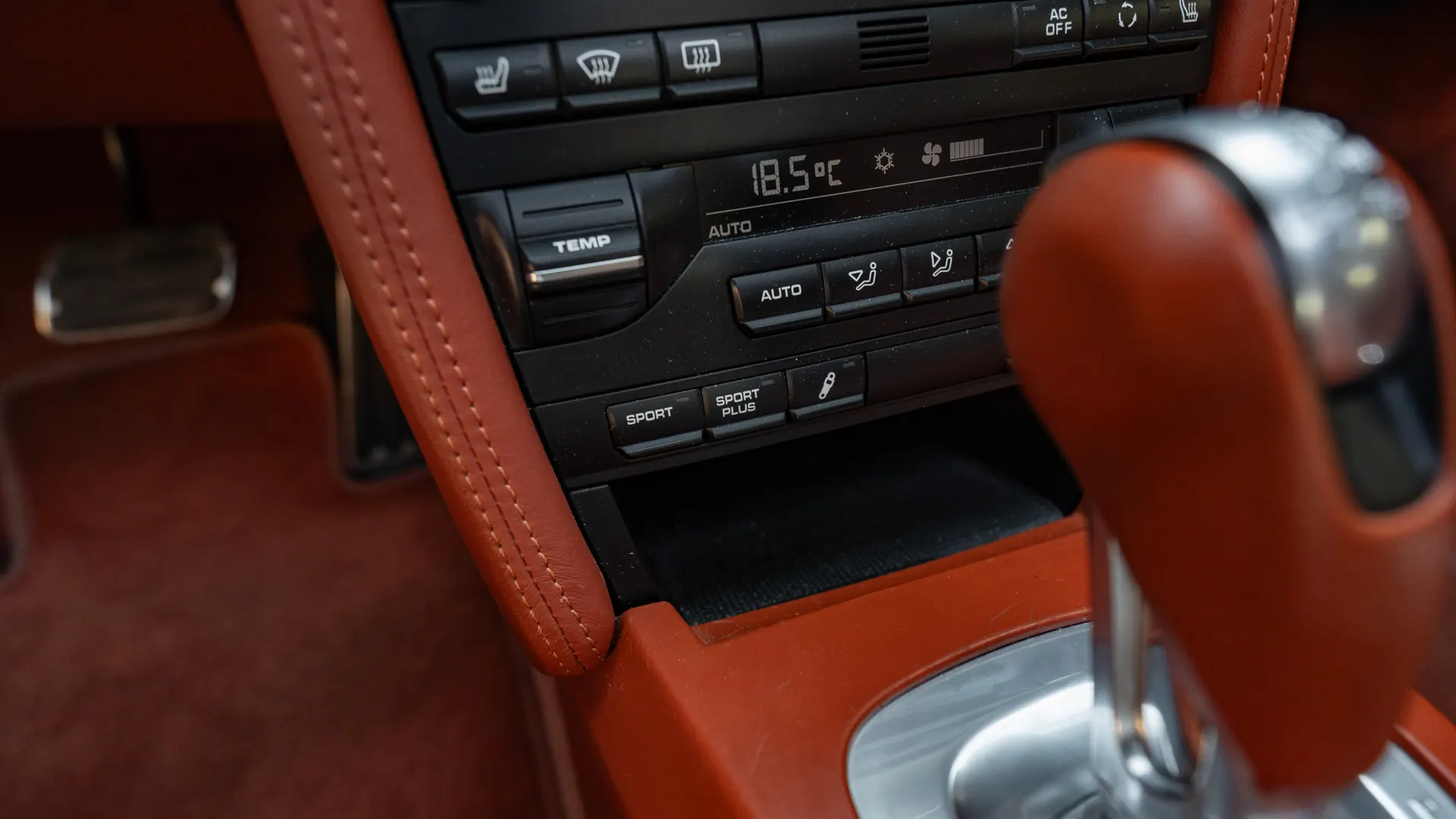 Porsche 911 — photo 19