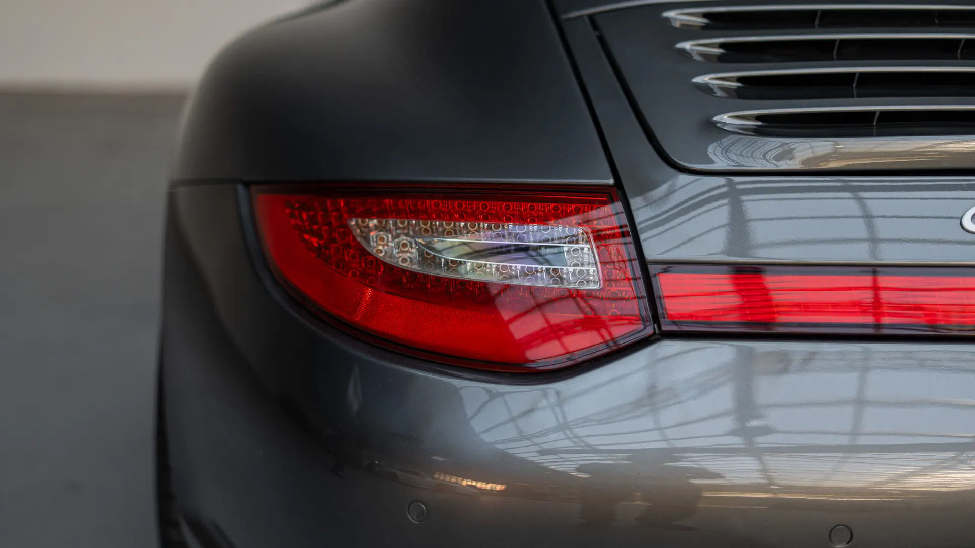 Porsche 911 — photo 39