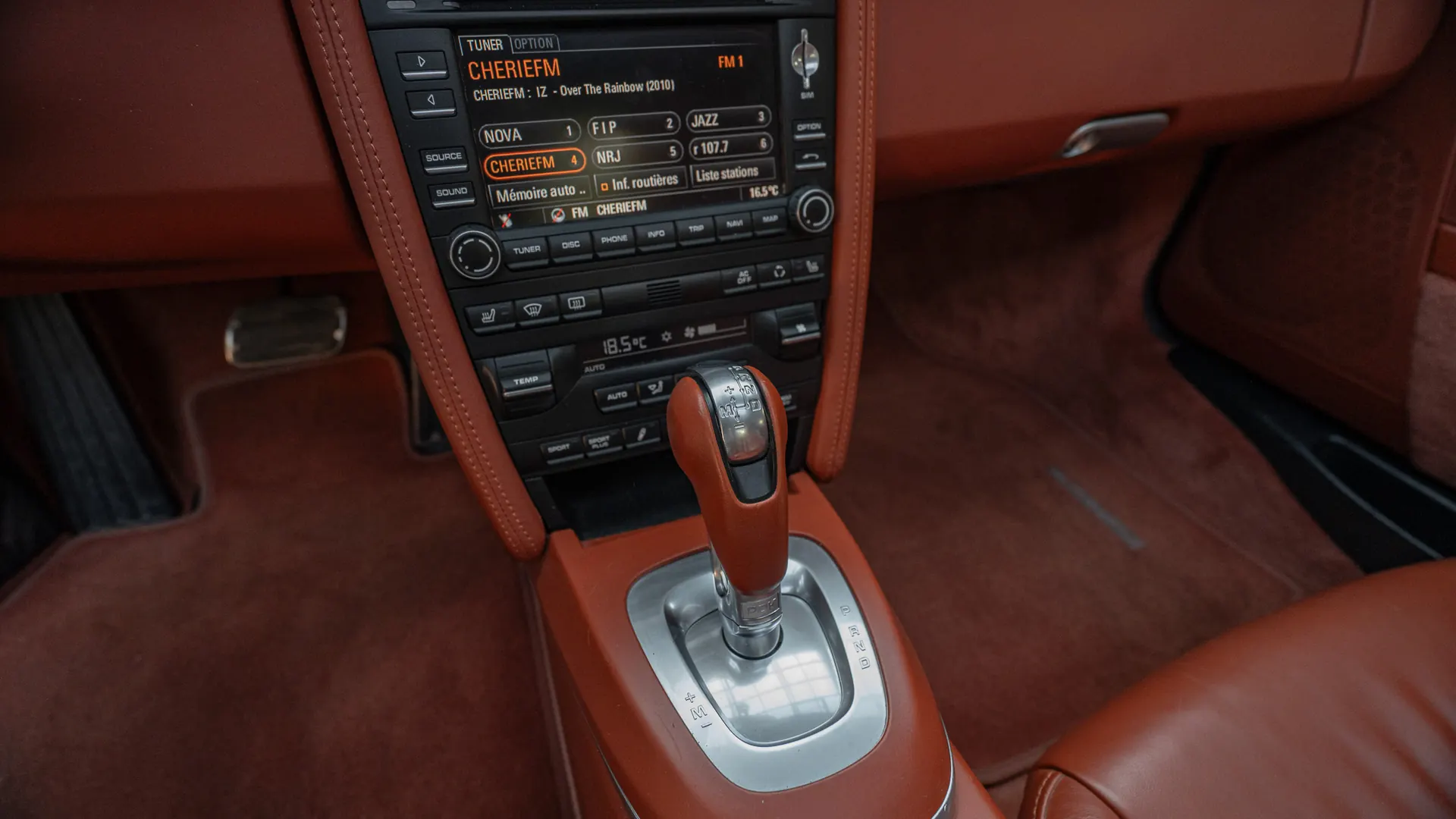 Porsche 911 — photo 16