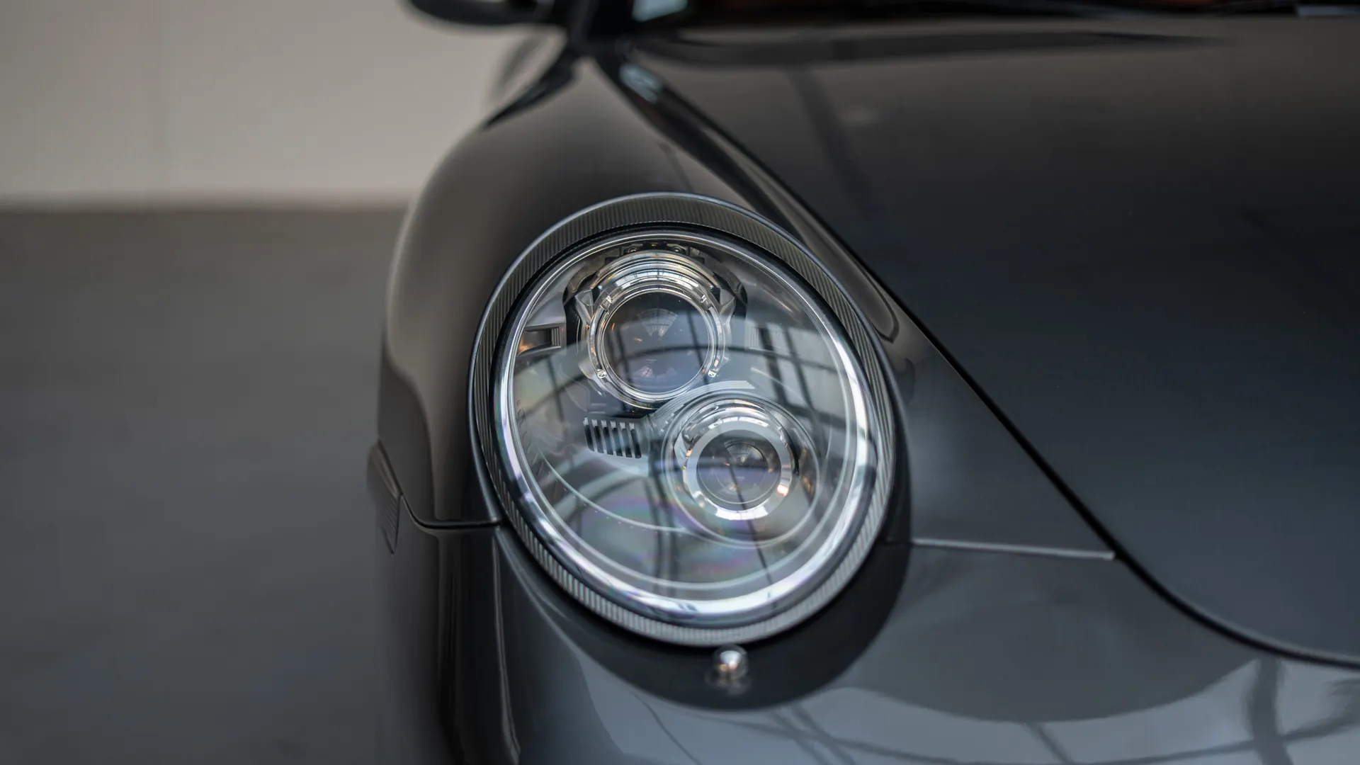 Porsche 911 — photo 32