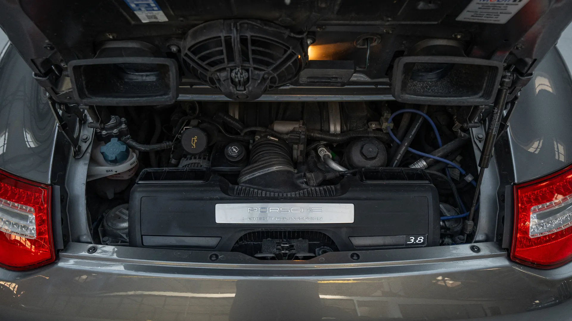 Porsche 911 — photo 40