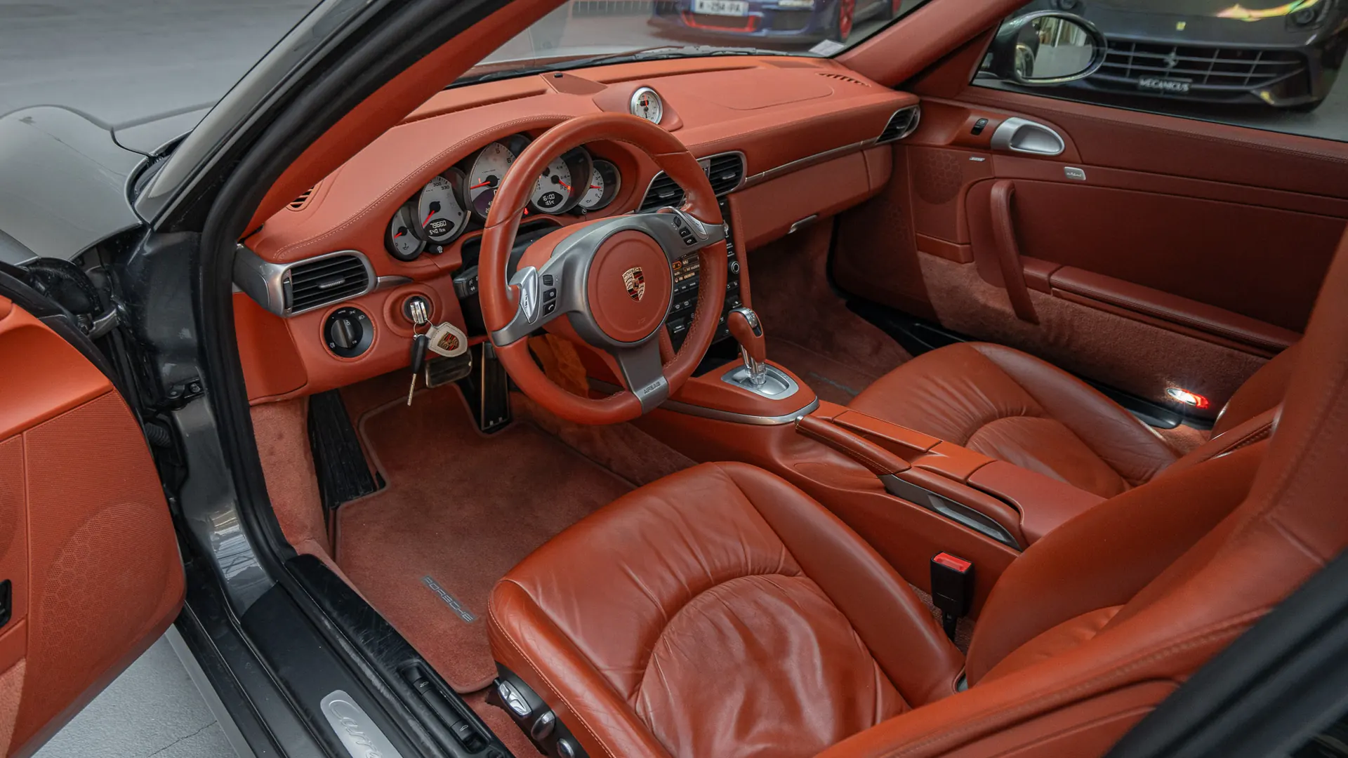 Porsche 911 — photo 8