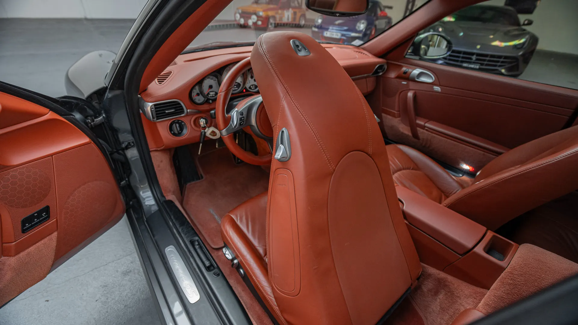 Porsche 911 — photo 23