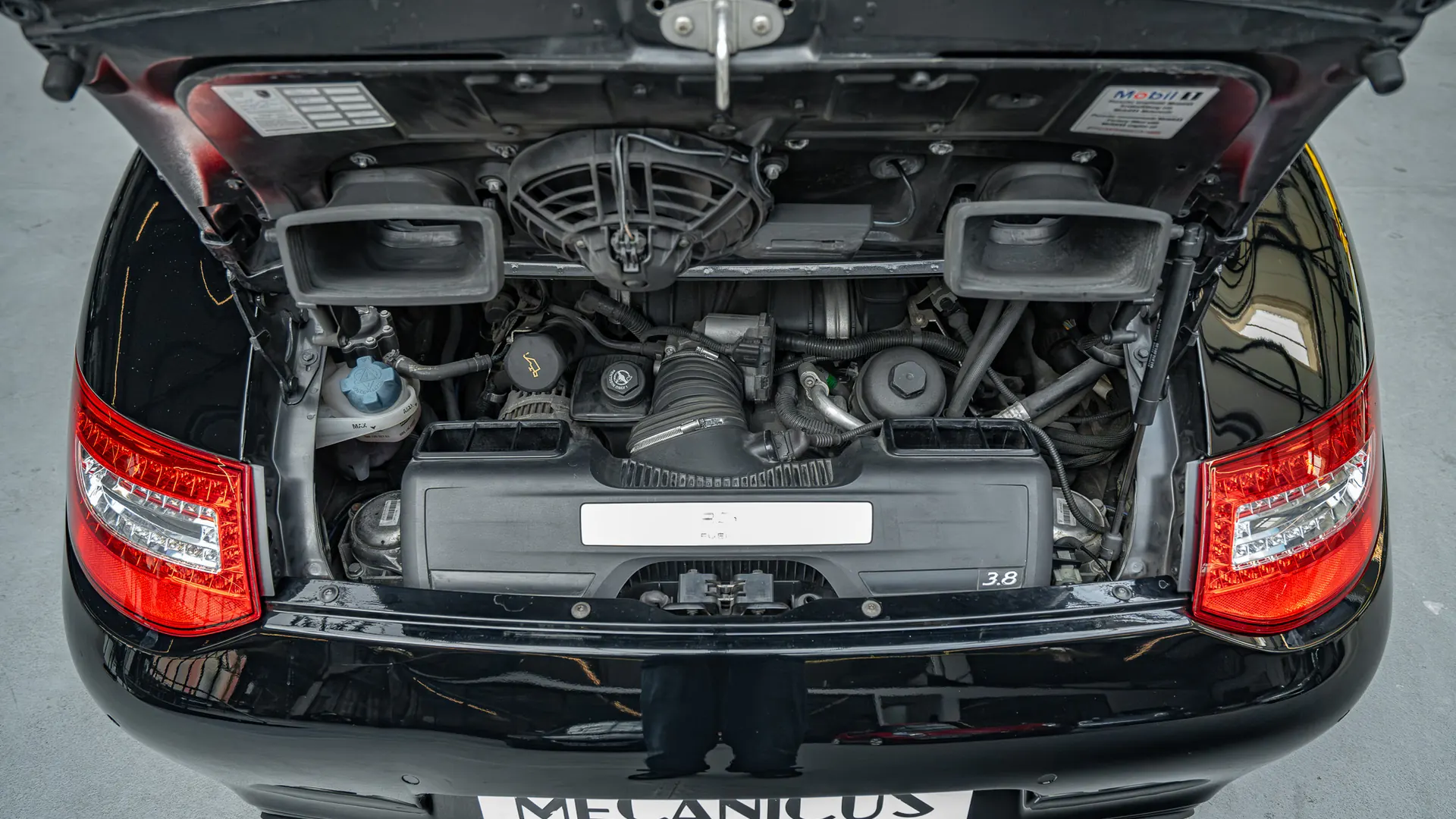 Porsche 911 — photo 33