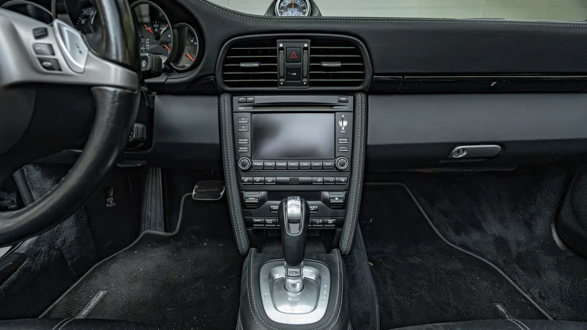 Porsche 911 — photo 17
