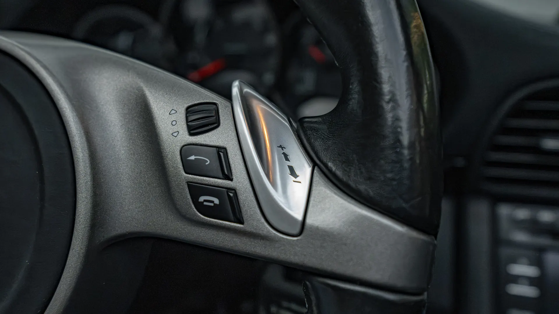Porsche 911 — photo 13