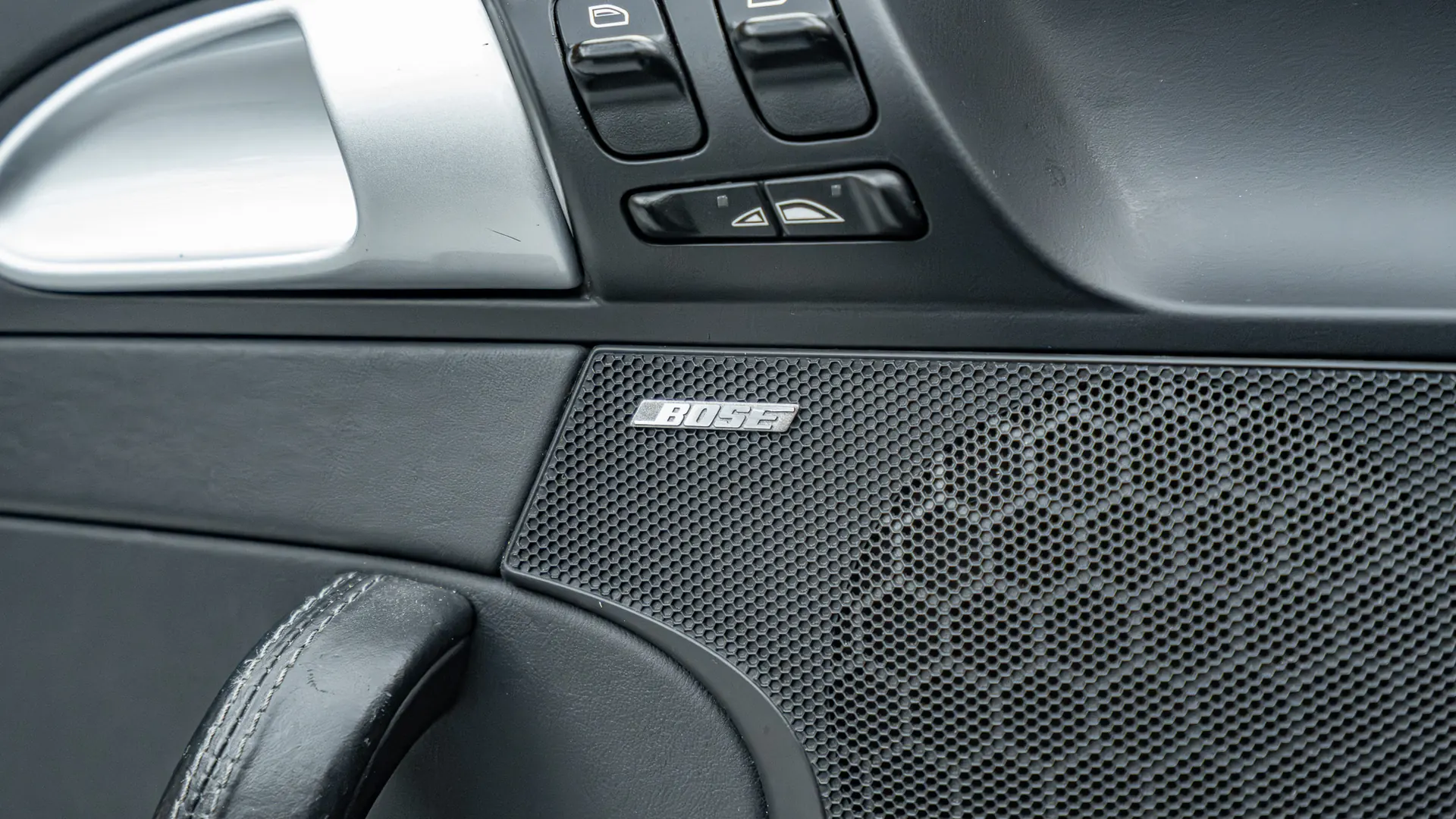 Porsche 911 — photo 24