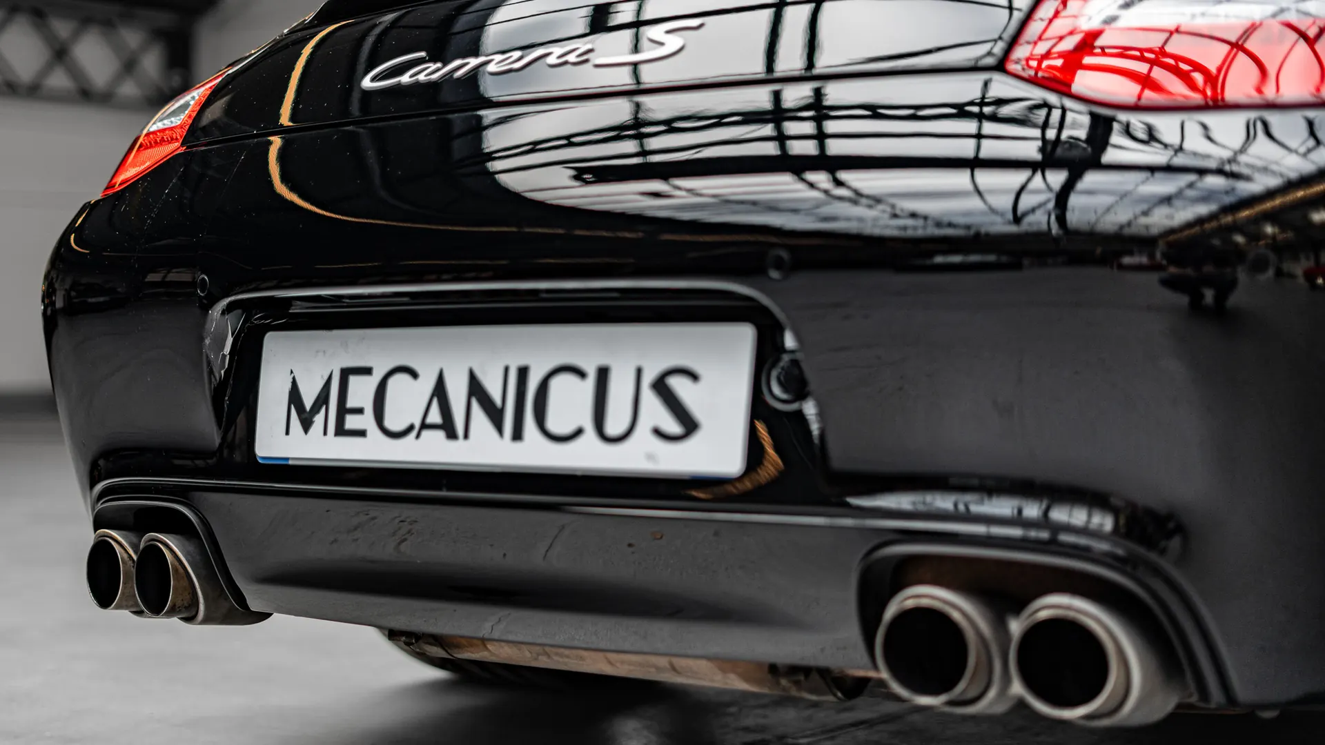 Porsche 911 — photo 32