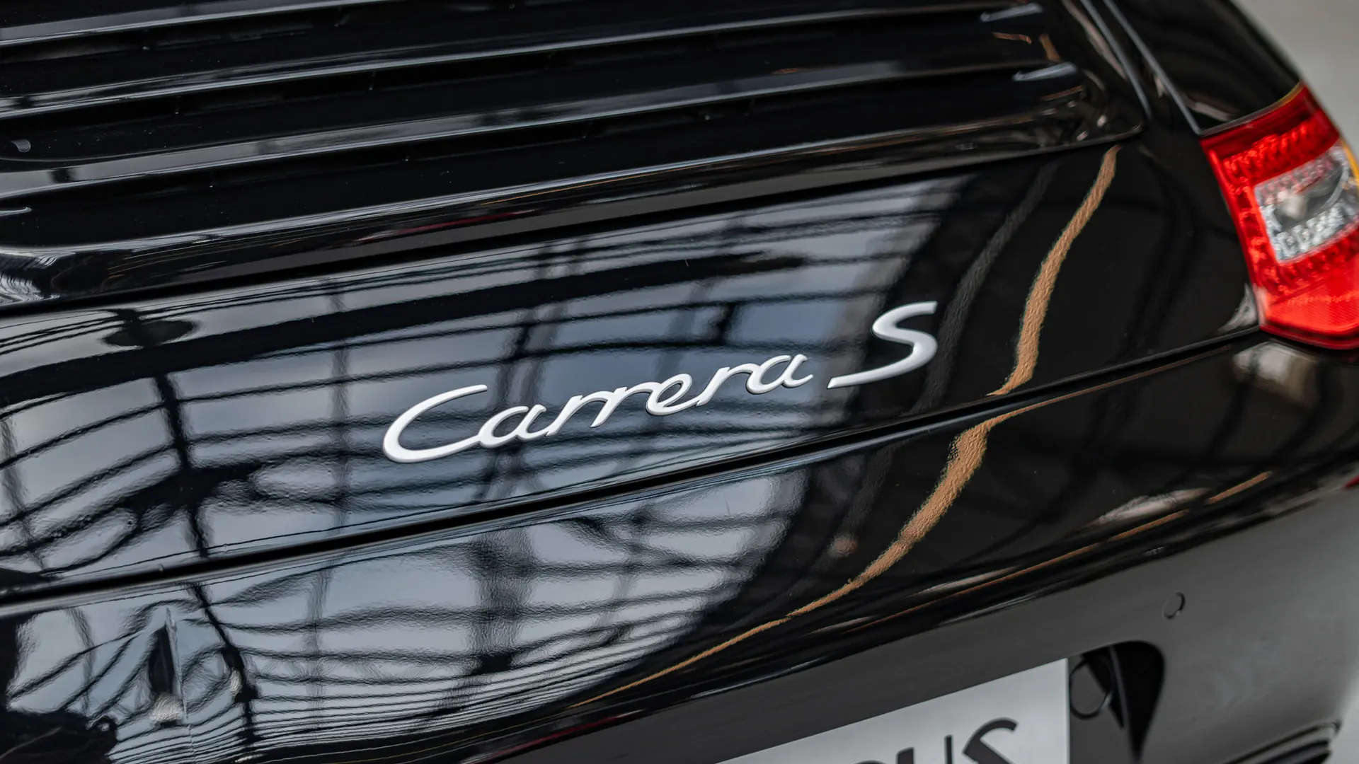 Porsche 911 — photo 31