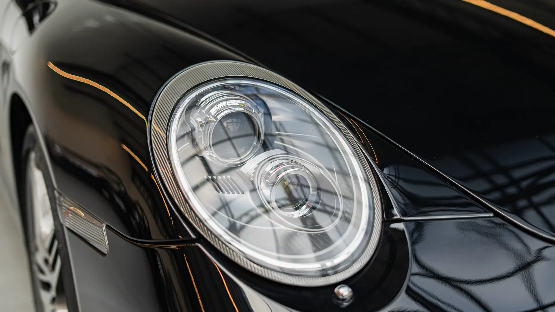 Porsche 911 — photo 27