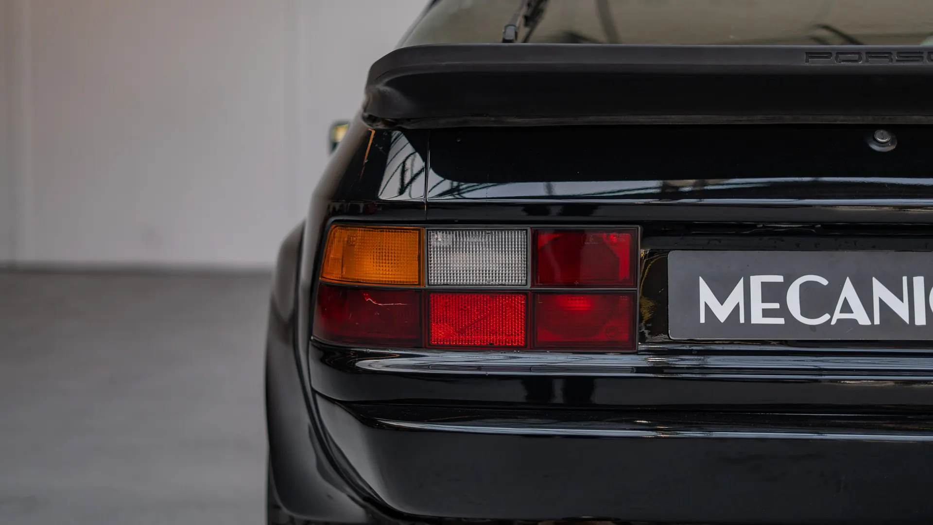 Porsche 924 — photo 35
