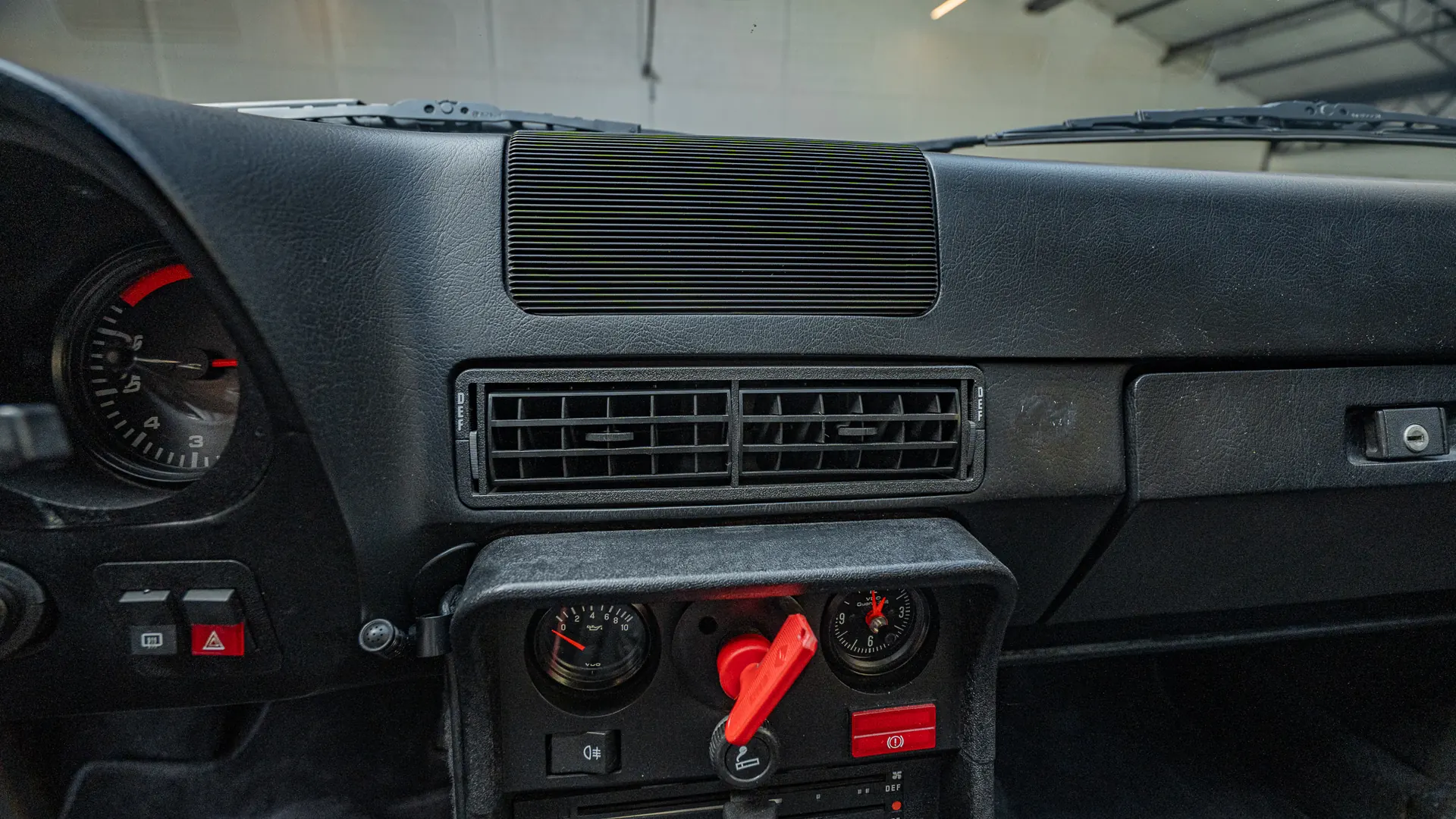 Porsche 924 — photo 16