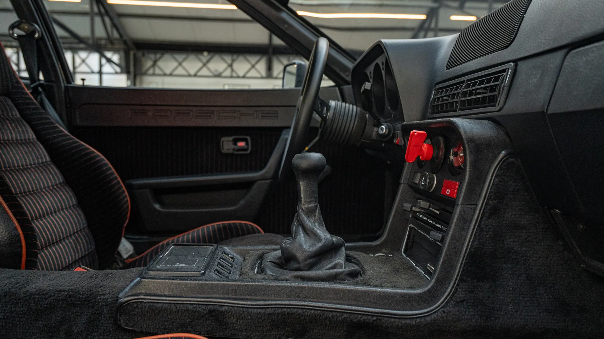 Porsche 924 — photo 22