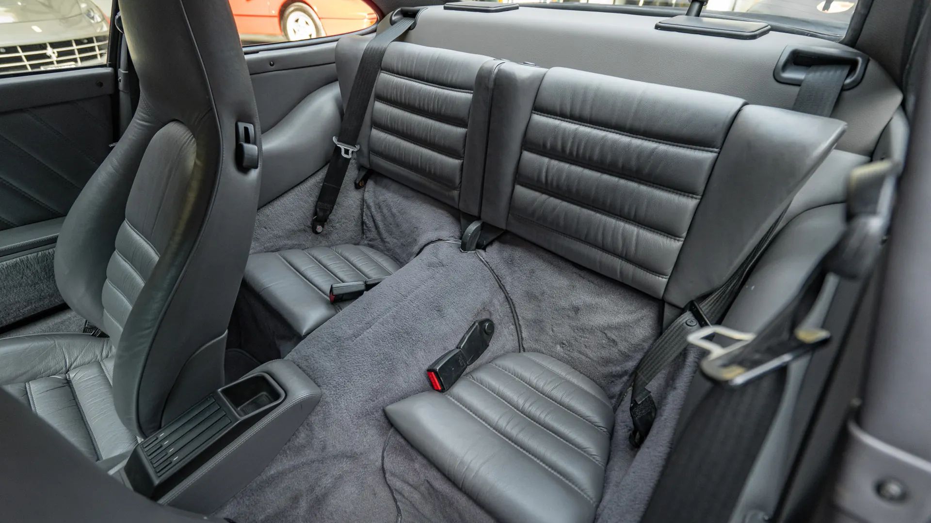 Porsche 964 — photo 16