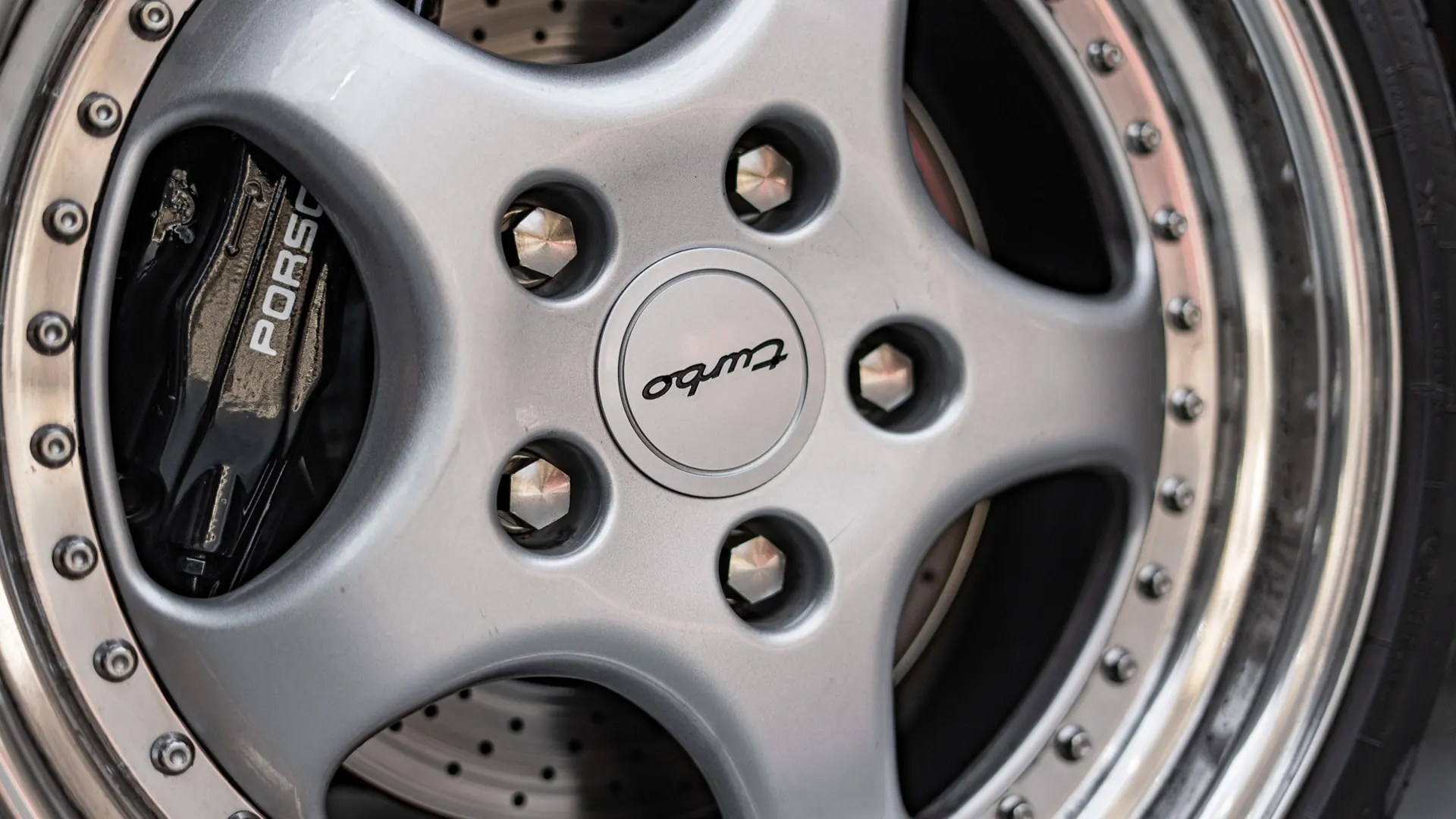 Porsche 964 — photo 25