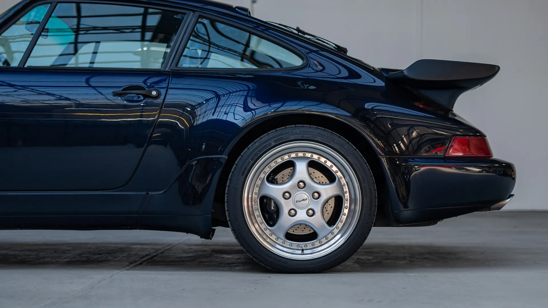 Porsche 964 — photo 8