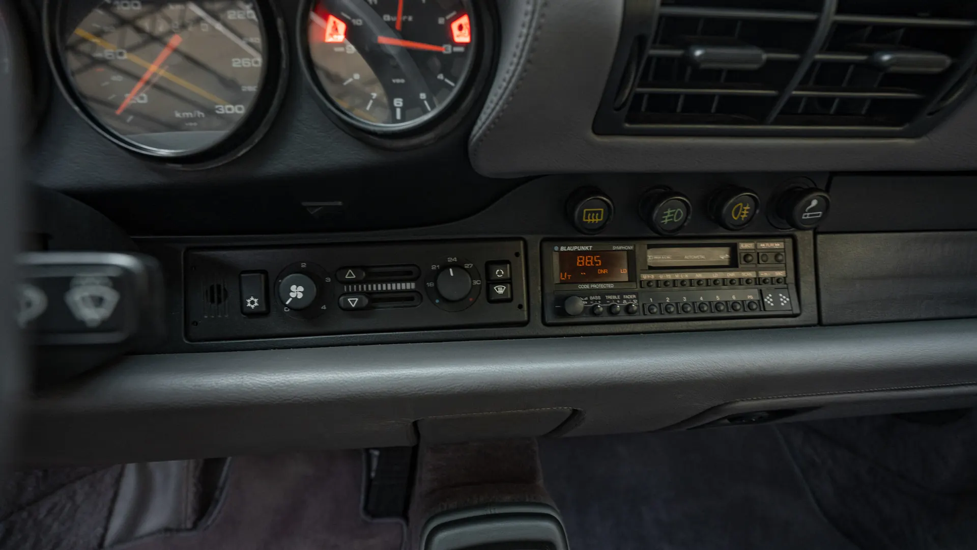 Porsche 964 — photo 17