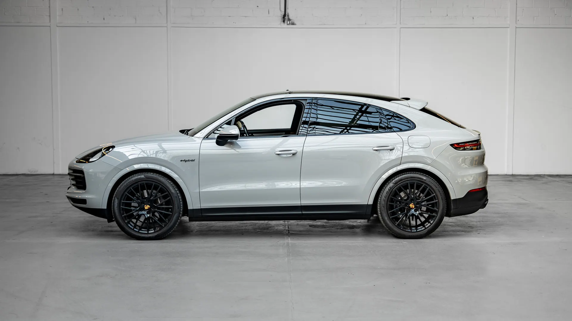 Porsche Cayenne — photo 5