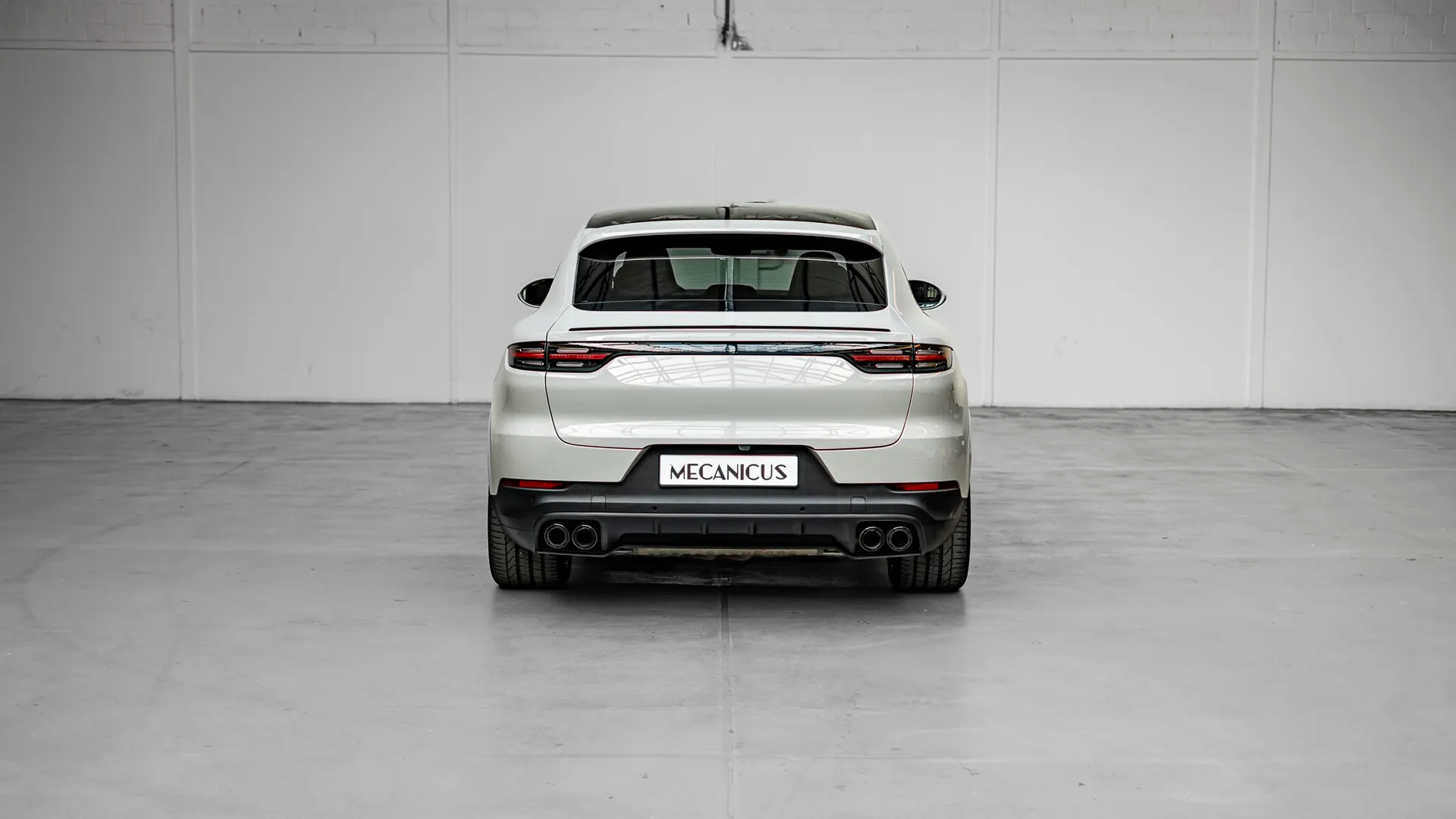 Porsche Cayenne — photo 4