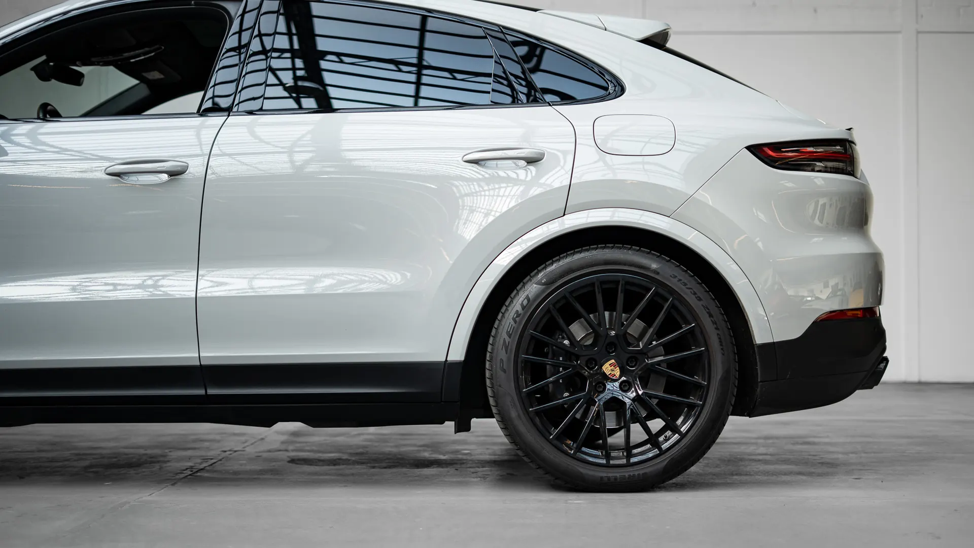Porsche Cayenne — photo 7