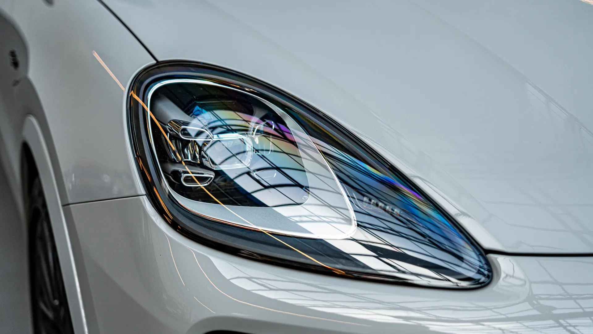 Porsche Cayenne — photo 32