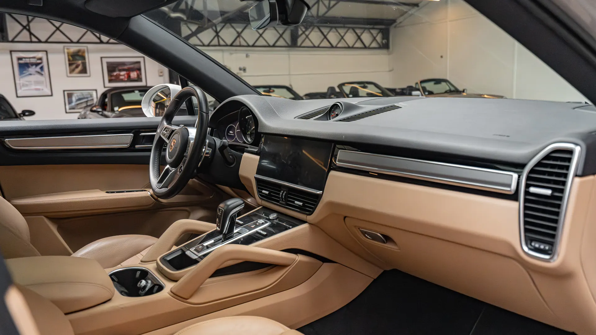 Porsche Cayenne — photo 30