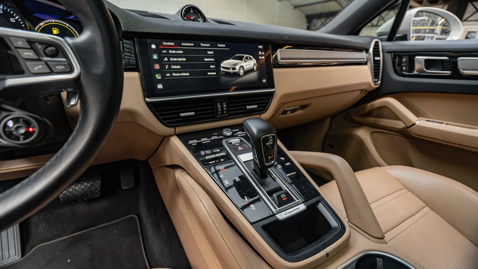 Porsche Cayenne — photo 17