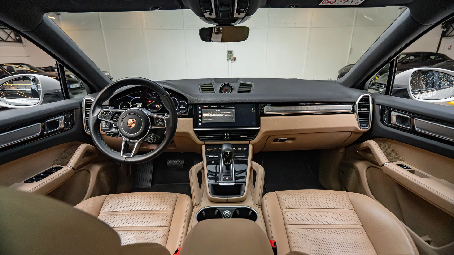 Porsche Cayenne — photo 25