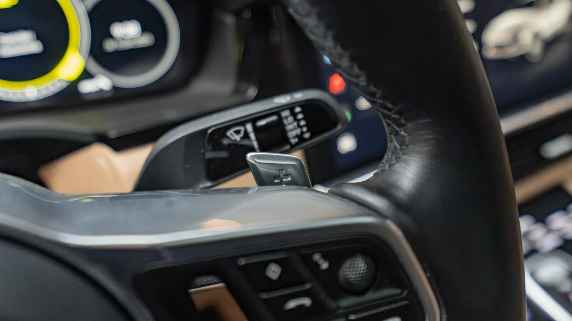 Porsche Cayenne — photo 22