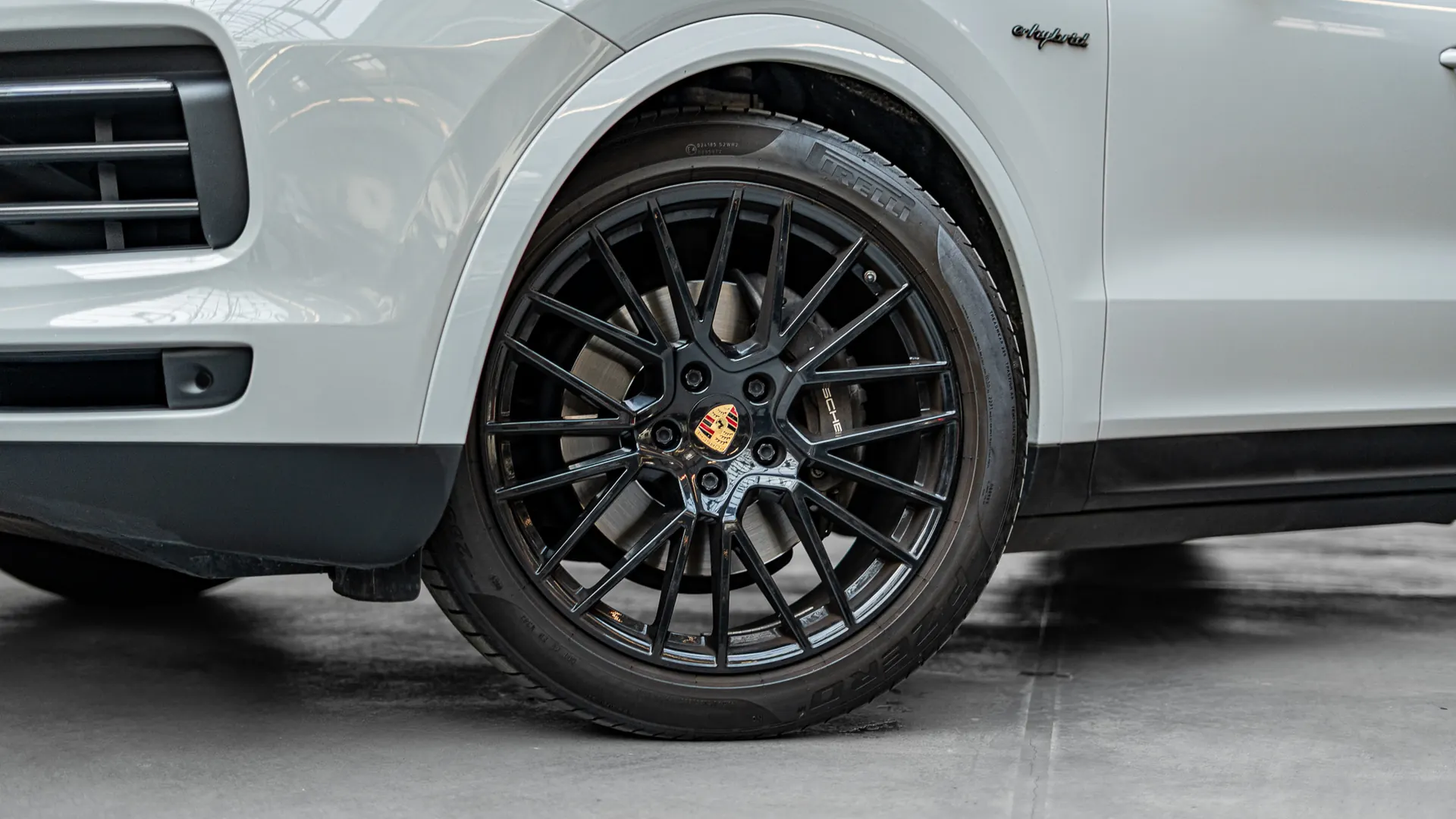 Porsche Cayenne — photo 35