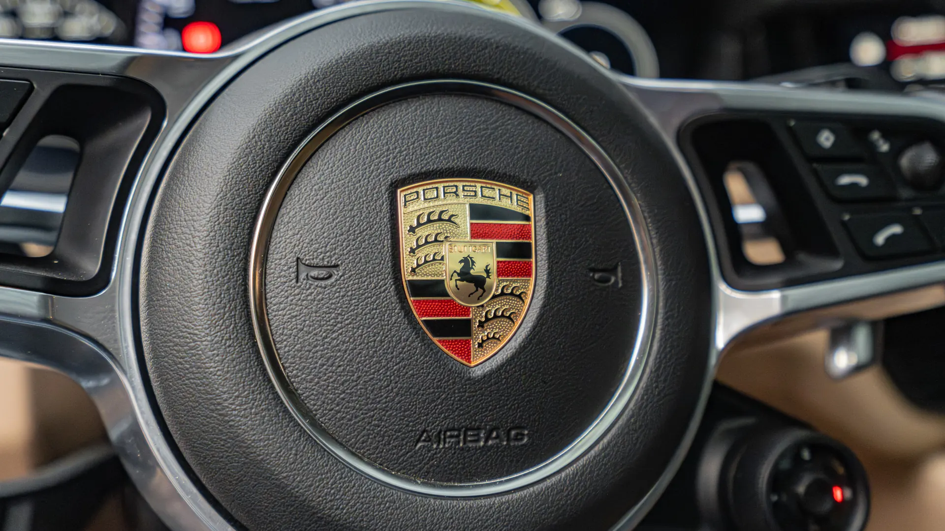 Porsche Cayenne — photo 21
