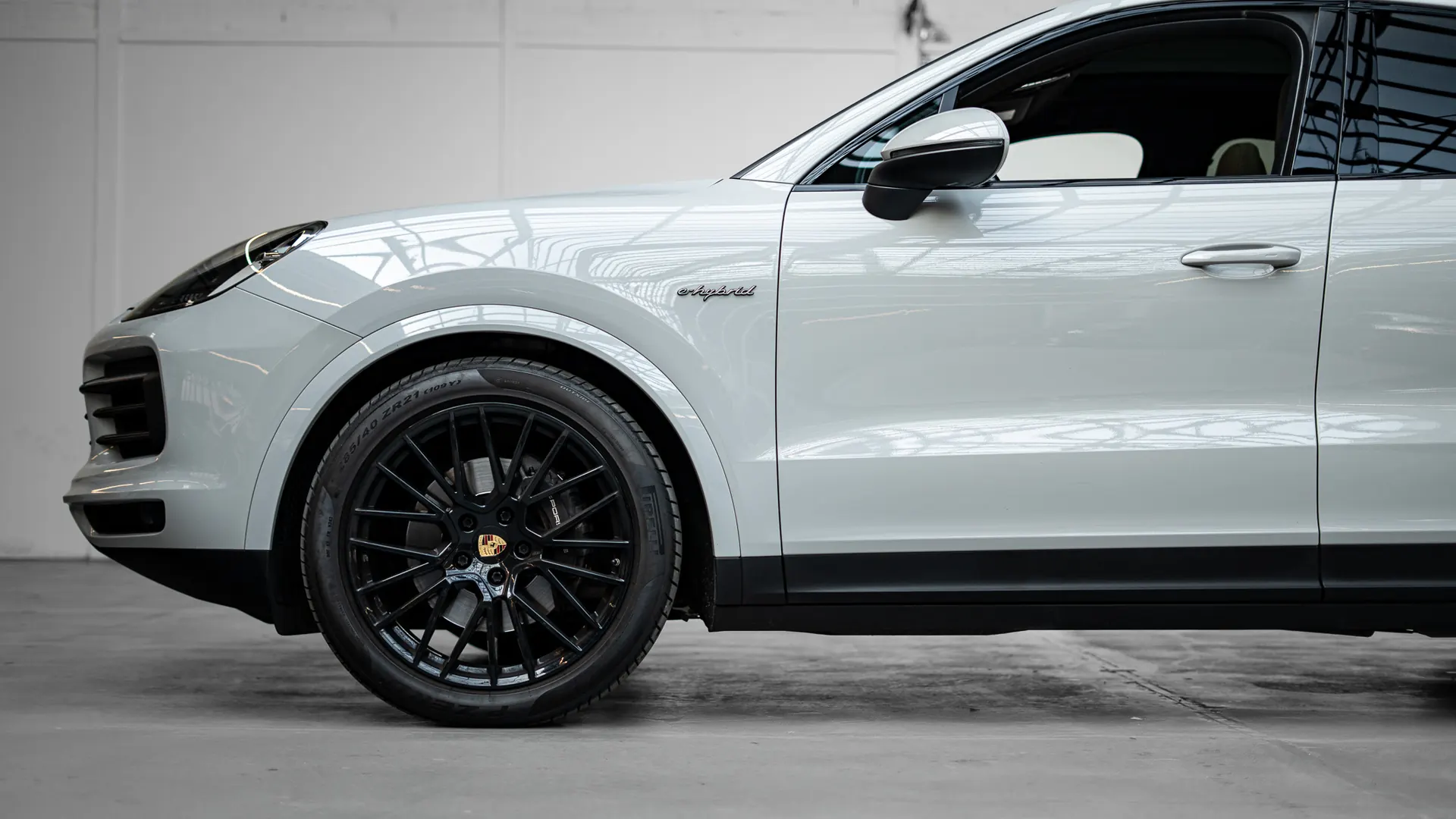 Porsche Cayenne — photo 6