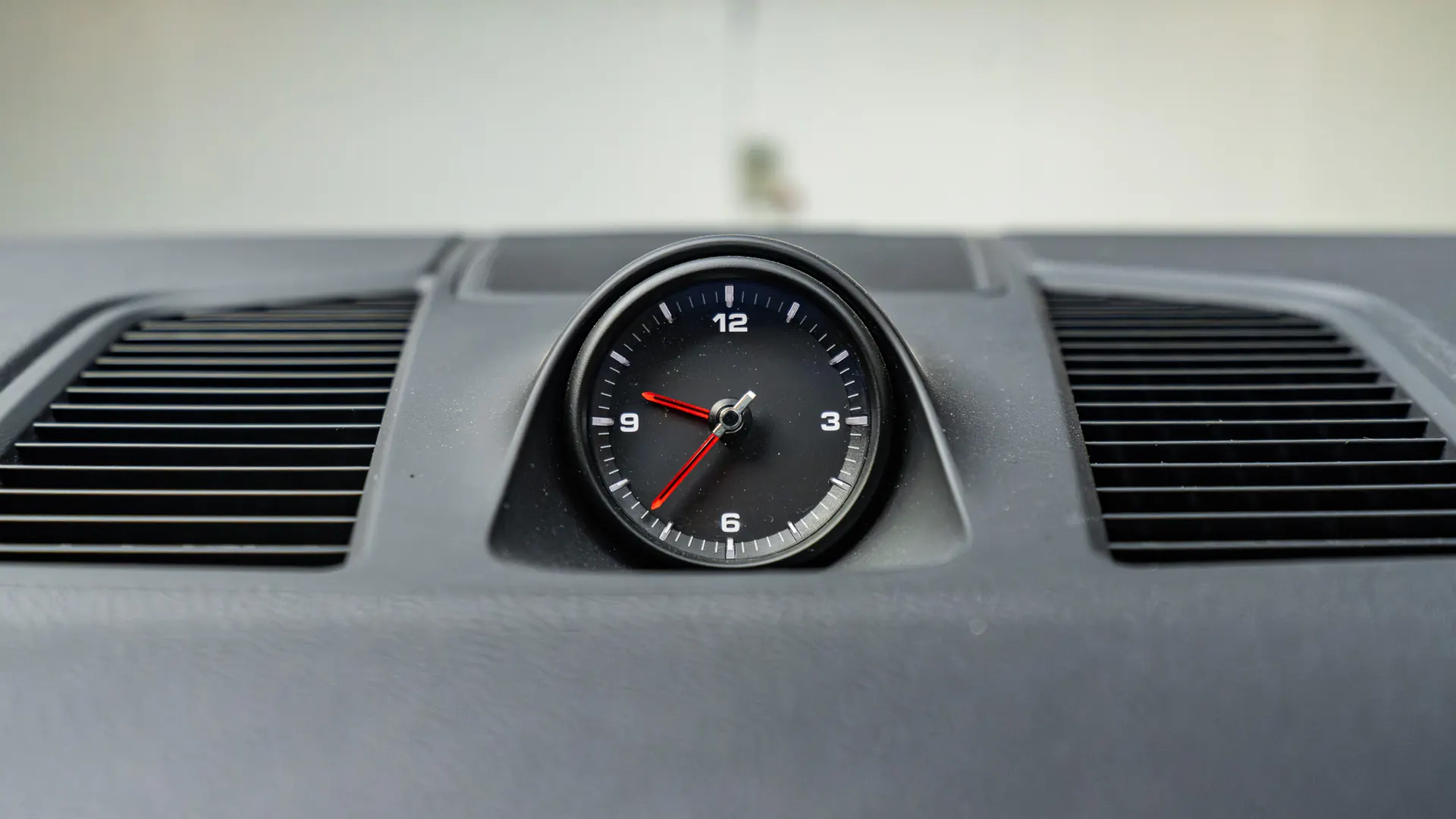 Porsche Cayenne — photo 16