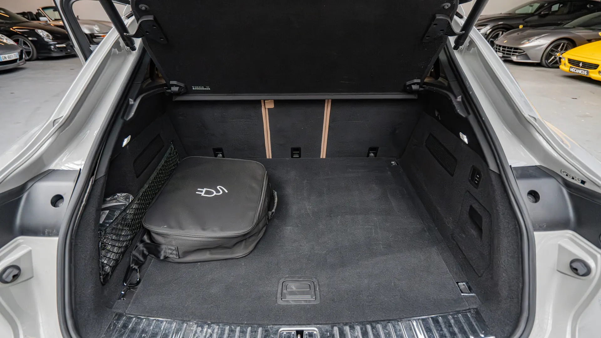 Porsche Cayenne — photo 27