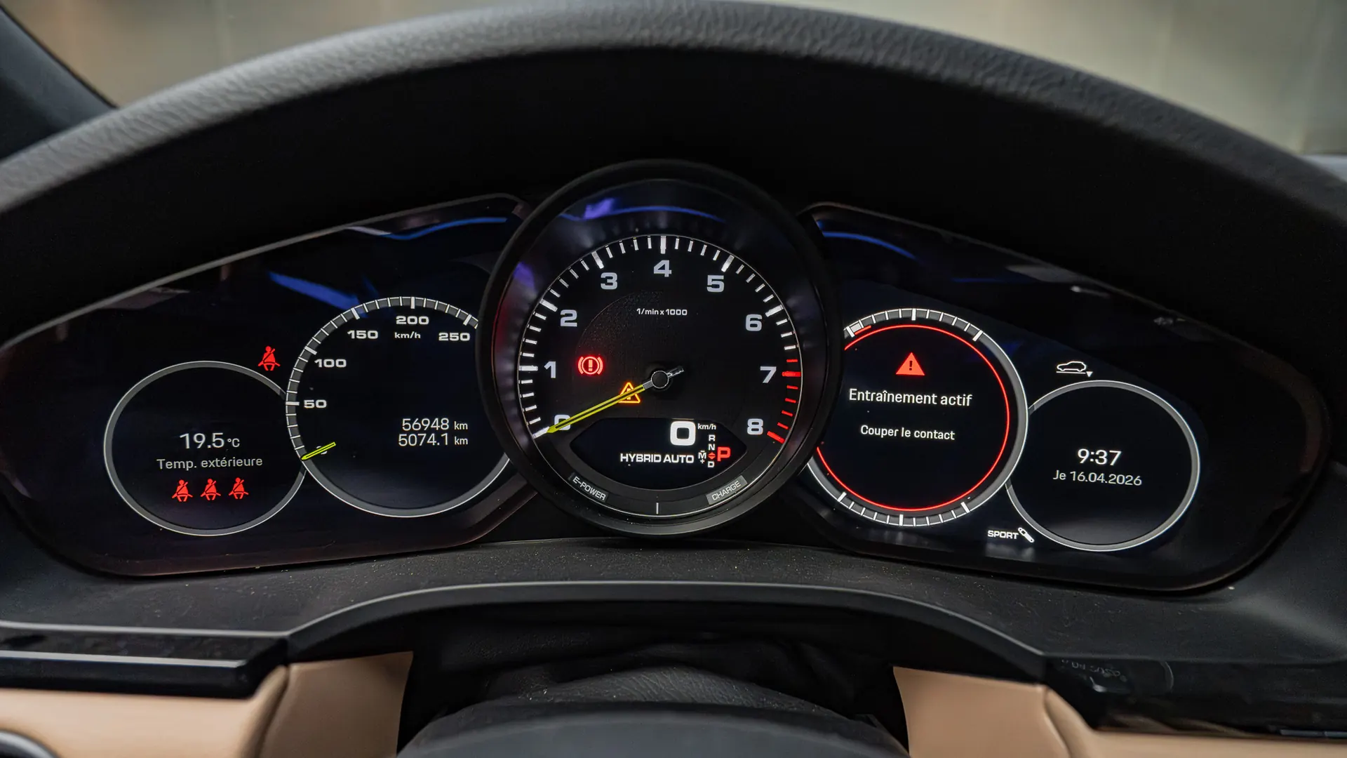 Porsche Cayenne — photo 12