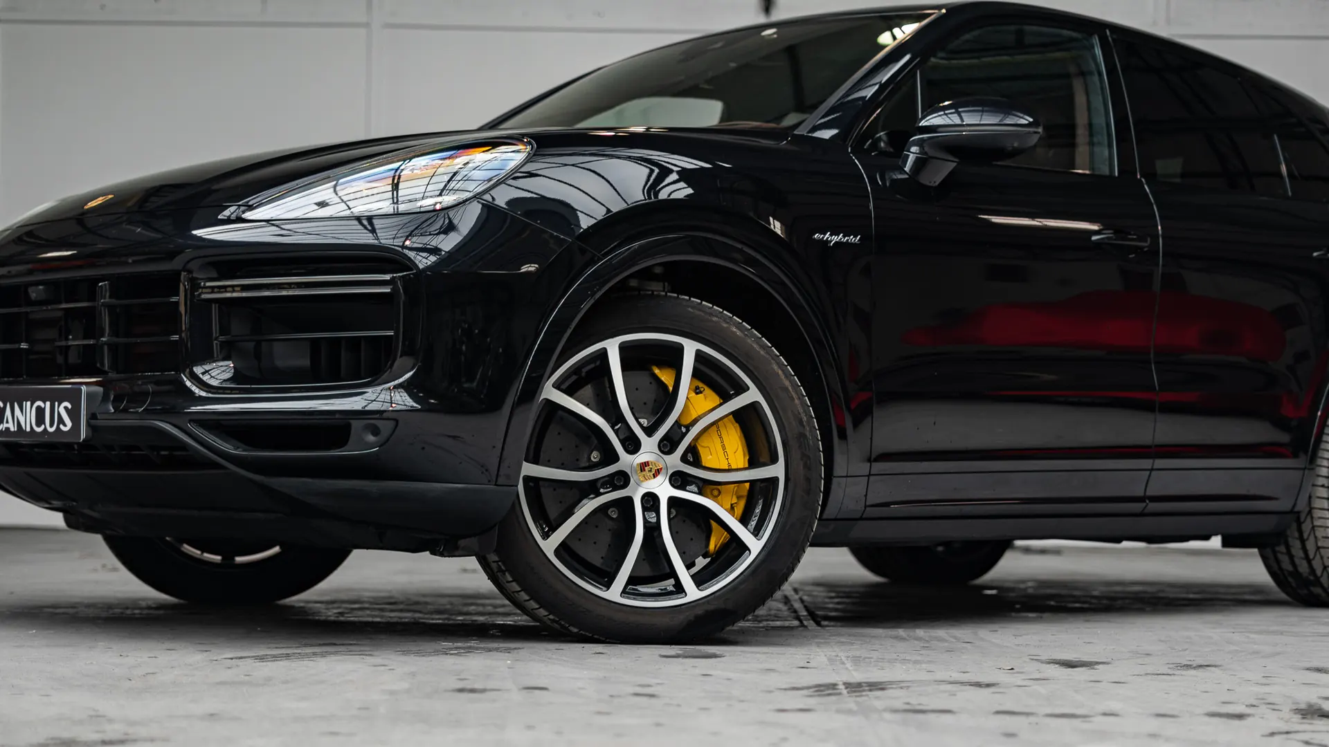 Porsche Cayenne — photo 34