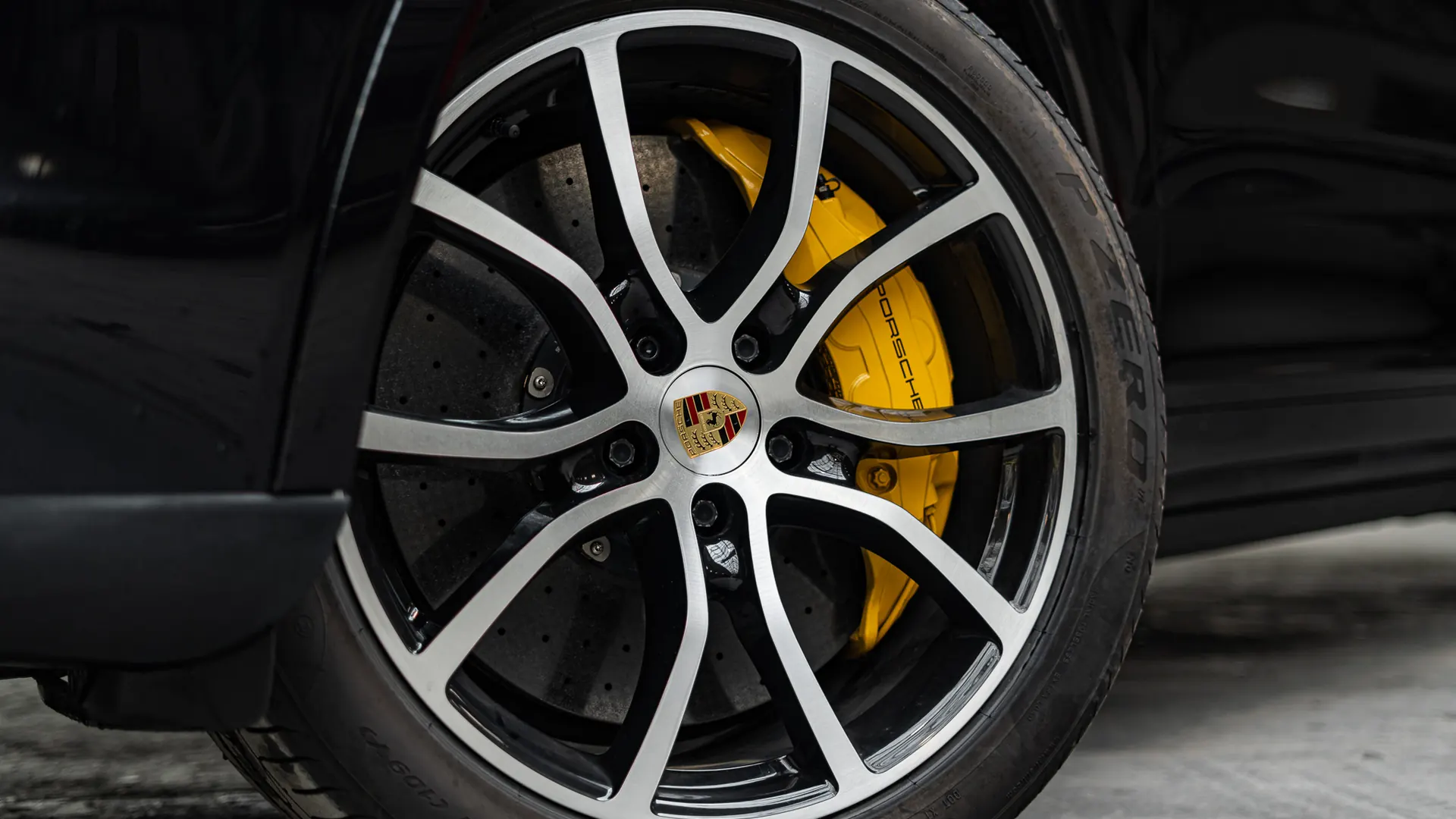 Porsche Cayenne — photo 35