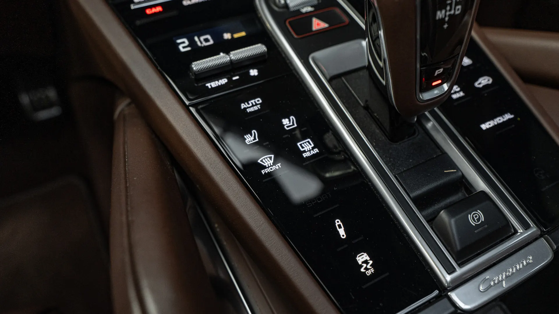 Porsche Cayenne — photo 23