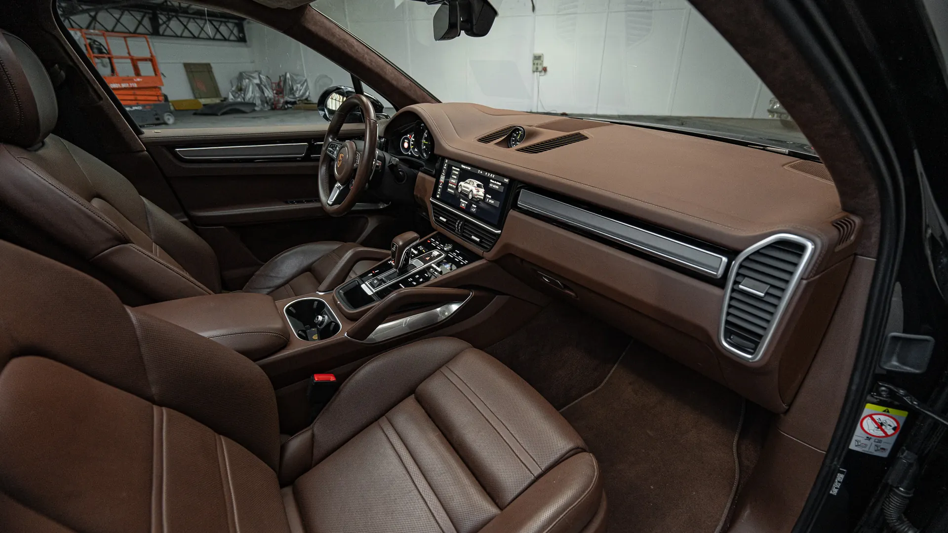Porsche Cayenne — photo 25