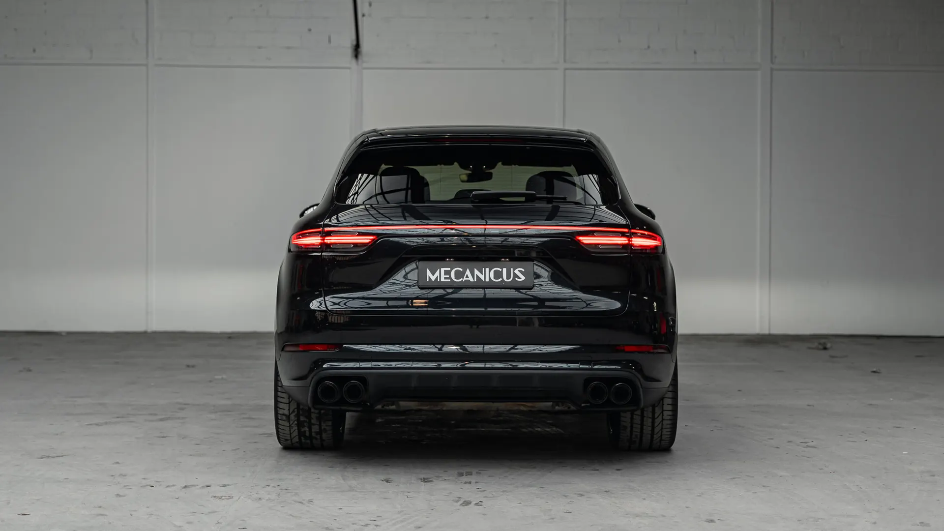Porsche Cayenne — photo 4