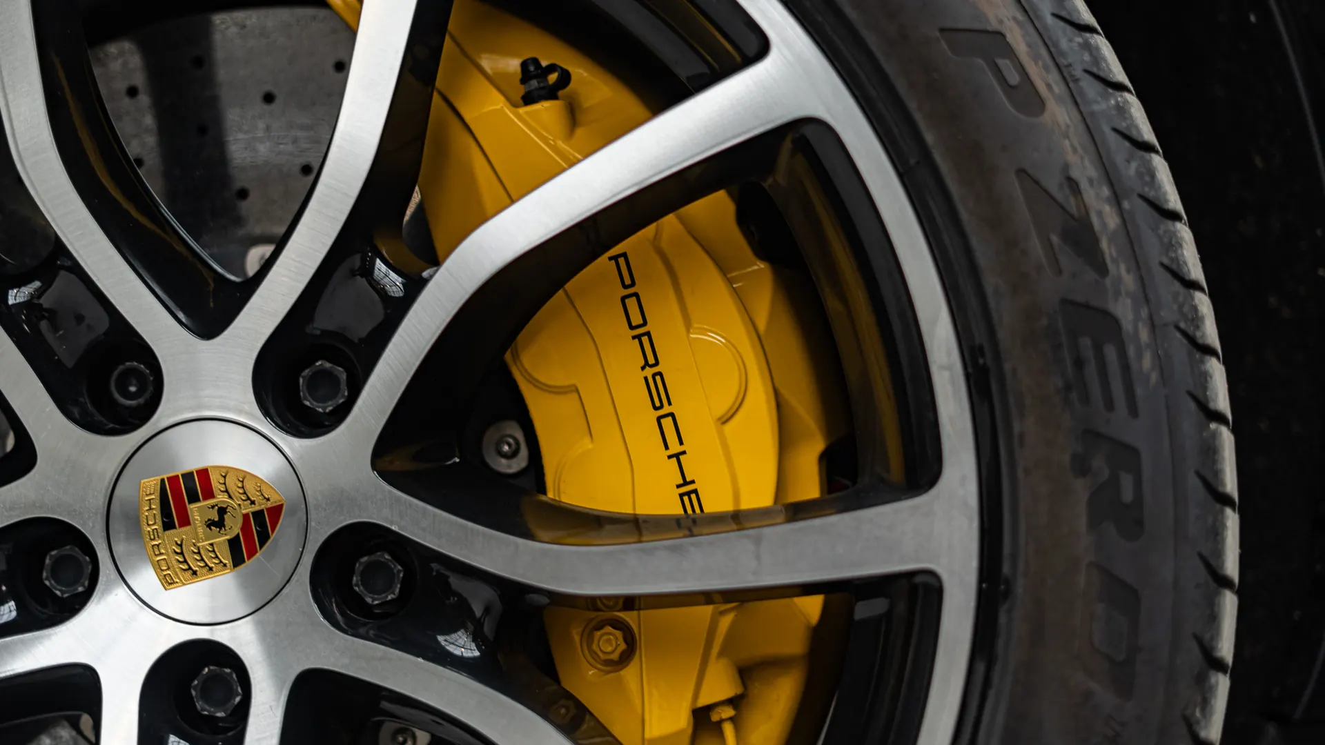 Porsche Cayenne — photo 36