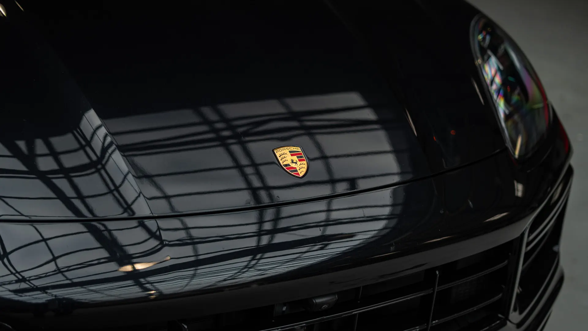 Porsche Cayenne — photo 32