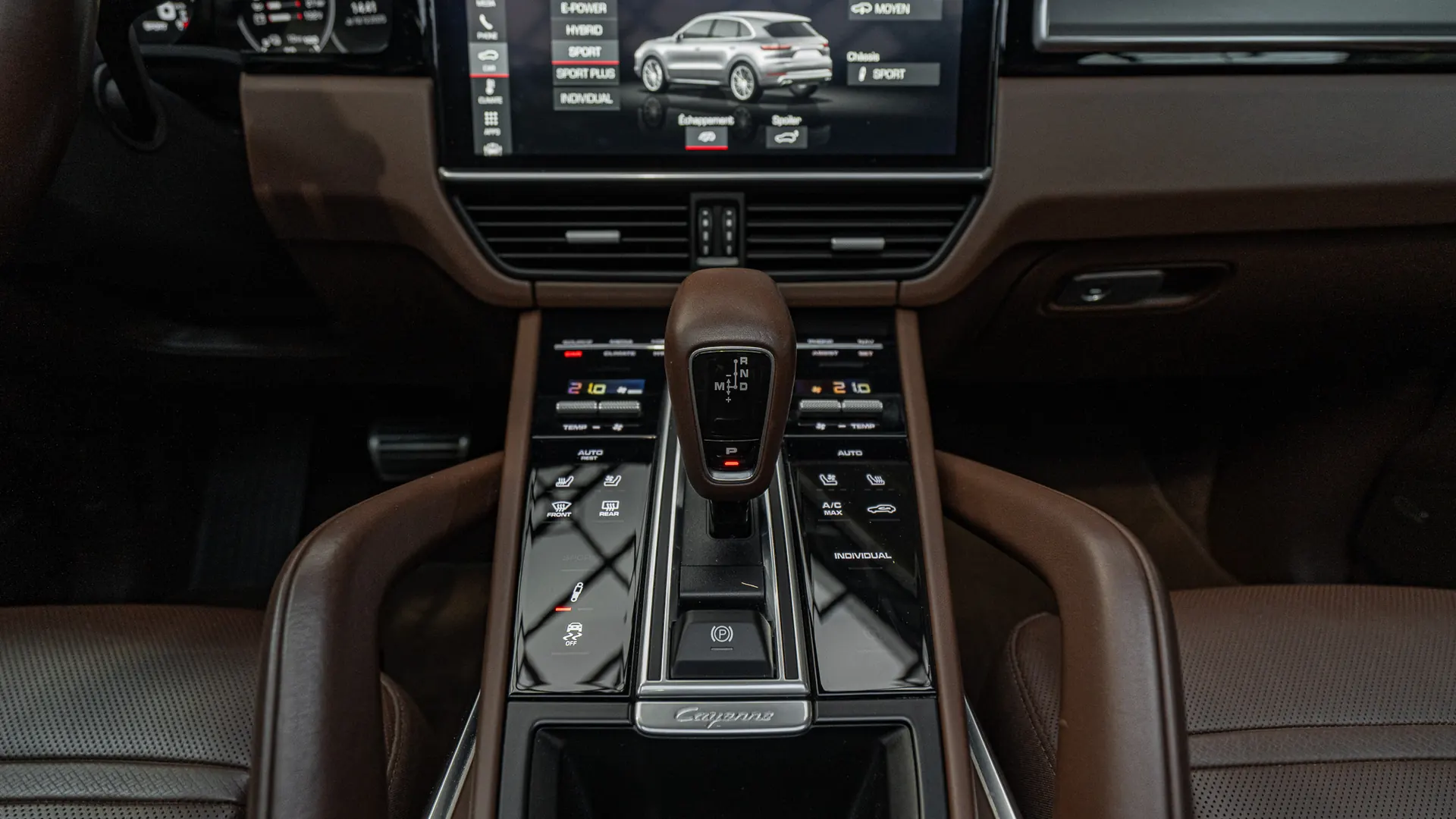 Porsche Cayenne — photo 24