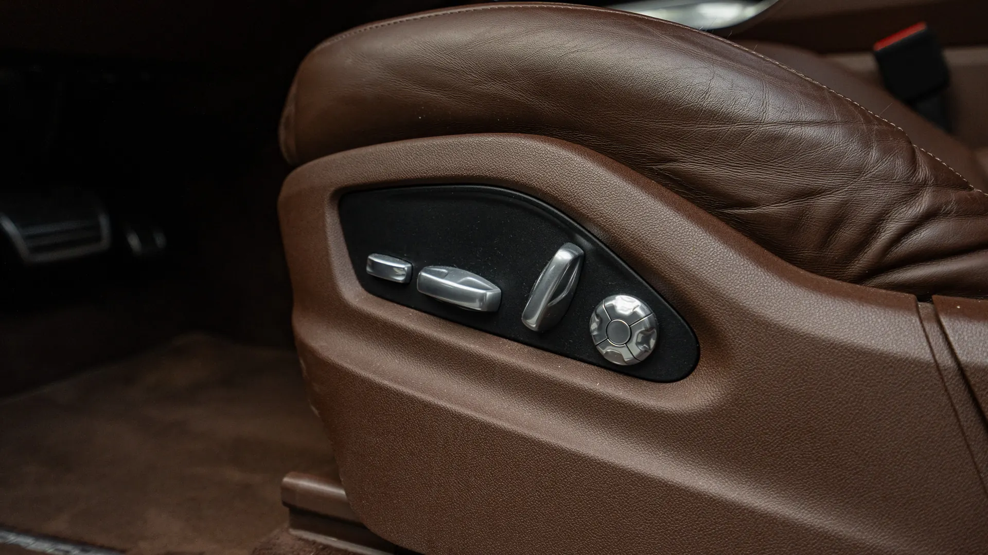 Porsche Cayenne — photo 30