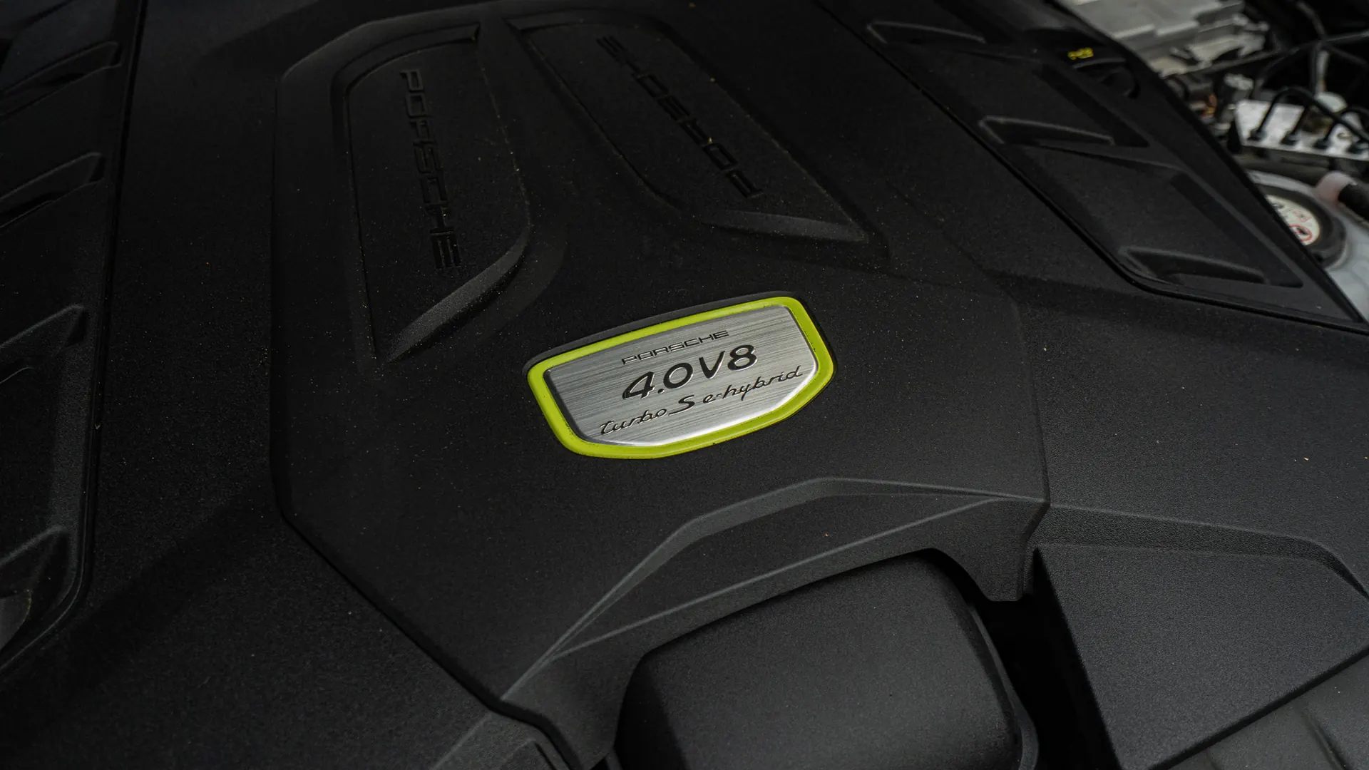 Porsche Cayenne — photo 42