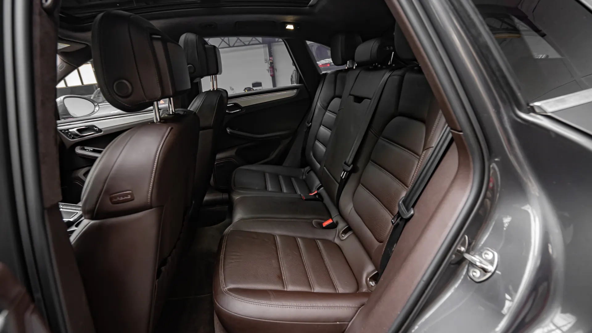 Porsche Macan — photo 26